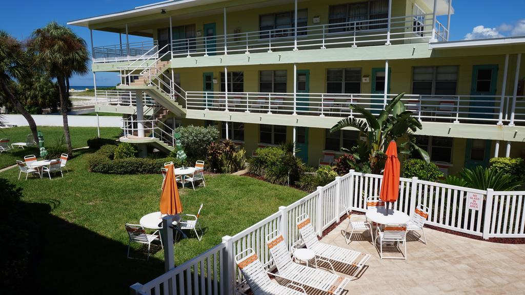 Tropic Terrace Of Treasure Island Hotel St. Pete Beach Exterior foto