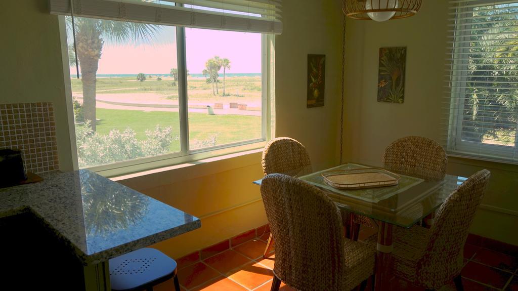 Tropic Terrace Of Treasure Island Hotel St. Pete Beach Quarto foto
